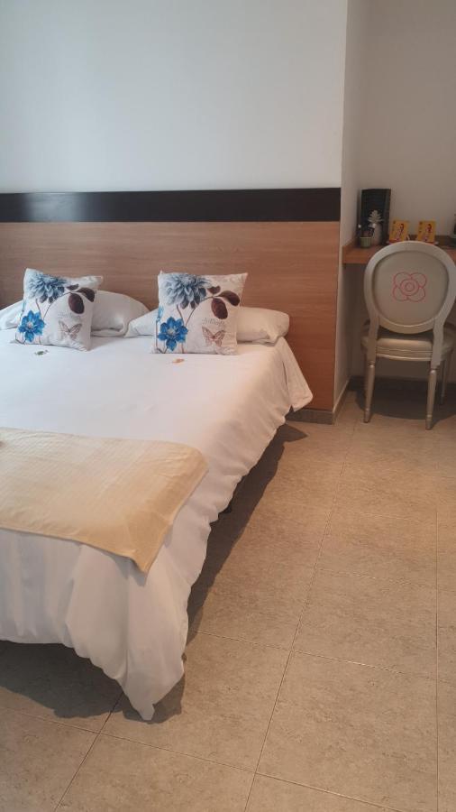 H Bella Mar Roses Hotel Екстериор снимка